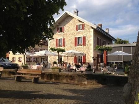 Hotel Au Boeuf Rouge Crassier Exterior foto